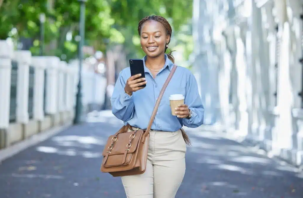 Woman using whatsapp on her smartphone.